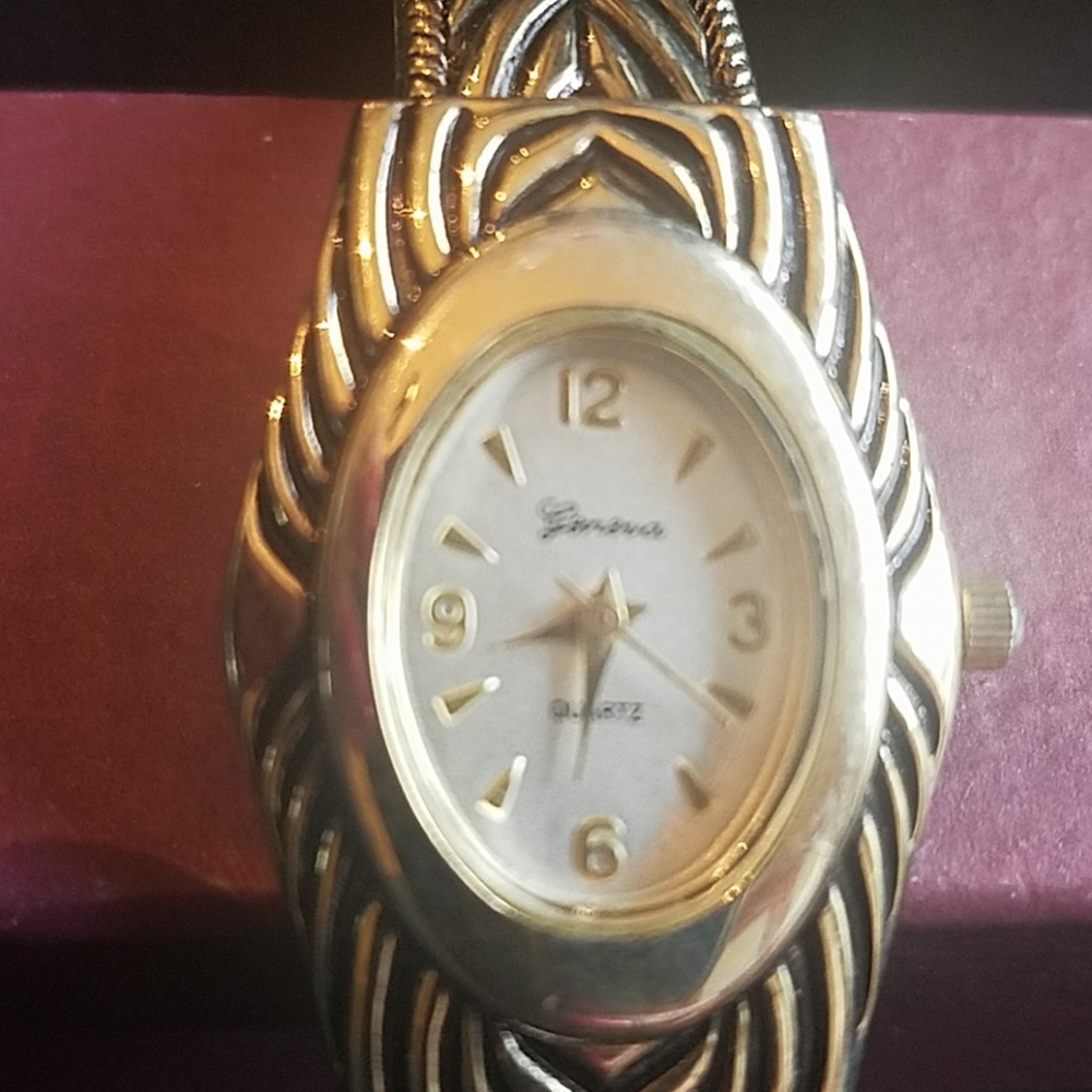 Watch - Picture 2 of 3